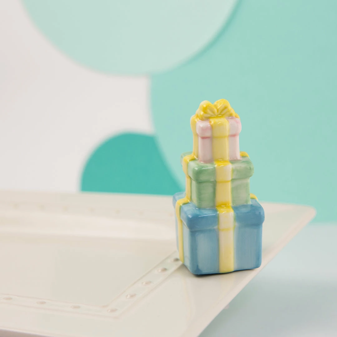 Nora Fleming Mini Gift Stack A21 Nora Fleming Tabletop 1 Nora Fleming Mini Gift Stack A21 Nora Fleming Tabletop